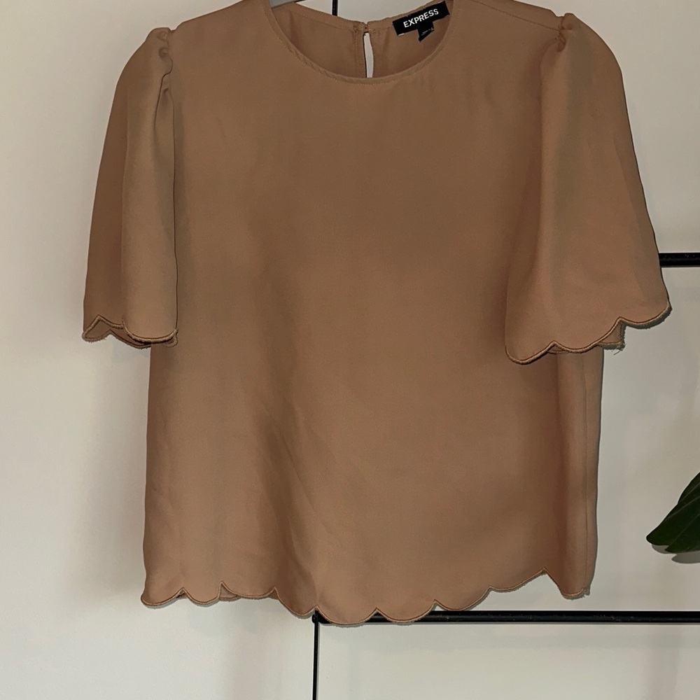 Express Scalloped Short Sleeve Blouse - Camel